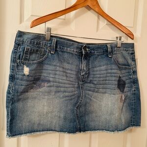 Size 18 Distressed Denim Skirt - 100% Cotton - Patchwork Detail - Raw Hem